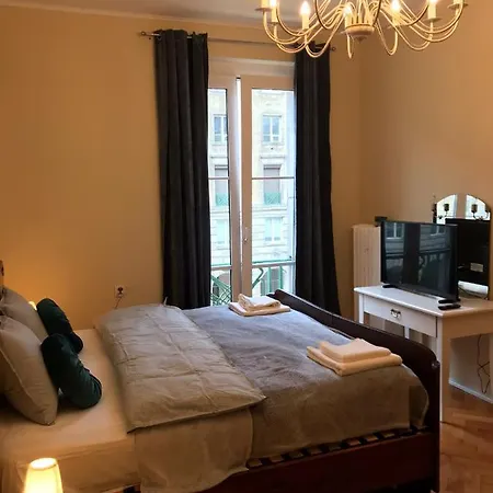 Stylowy W Centrum Apartment *